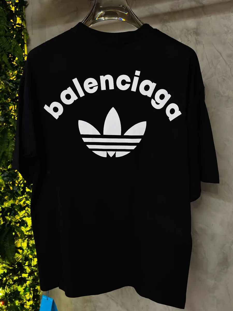 Camiseta Adidas Premium — Modelo 02